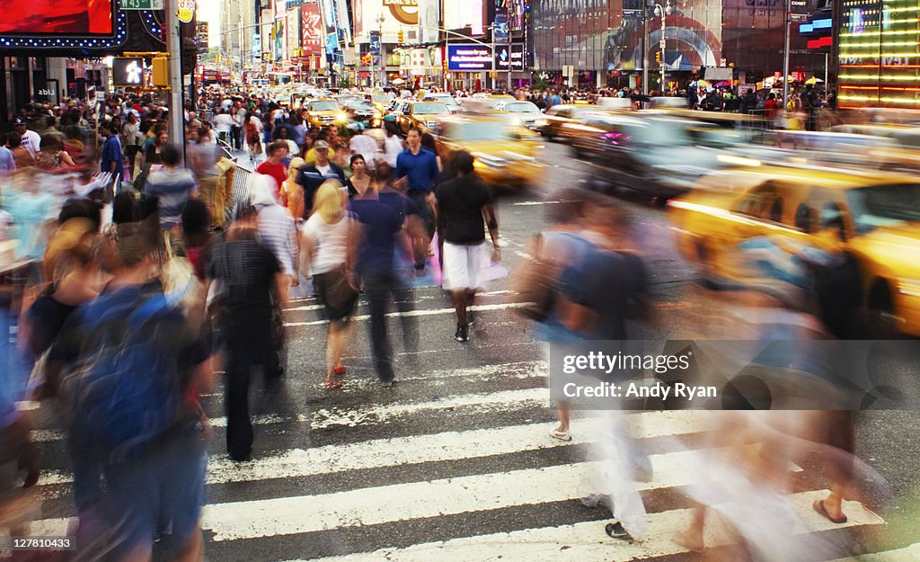 USA, New York City, Time Square, people walking