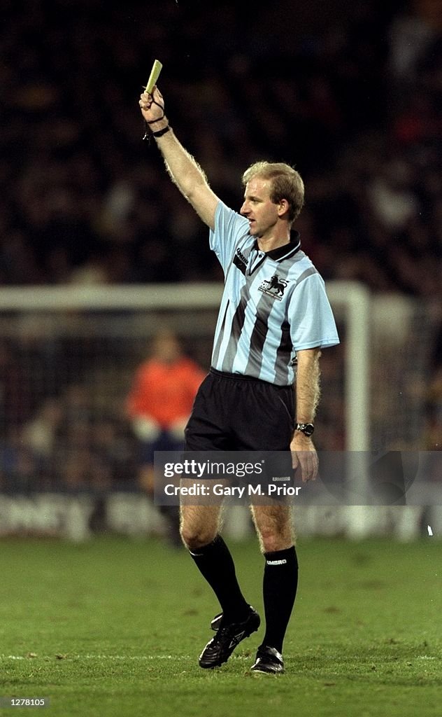 Referee Mike Riley