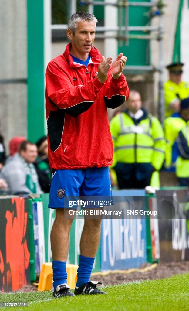 11/08/07 Clydesdale Bank Premier League.Hibs V Gretna (4-2).Easter Road - Edinburgh.Gretna Manager Davie Irons.