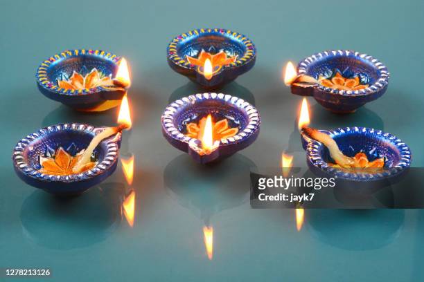 diwali lights - jayk7 diwali stock-fotos und bilder