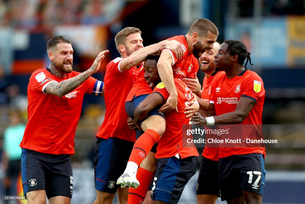 Luton Town v Wycombe Wanderers - Sky Bet Championship