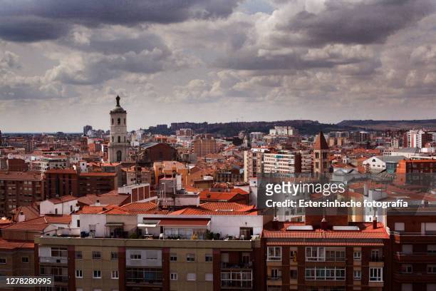 beautiful landscape of the city center of valladolid - valladolid spanish city stock-fotos und bilder
