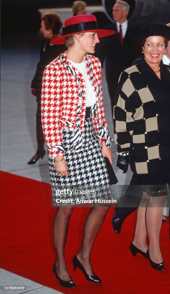 Anwar Hussein Archive