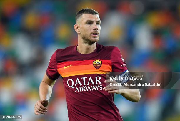 Edin Dzeko of AS Roma looks on during the Serie A match between Udinese Calcio and AS Roma at Dacia Arena on October 03, 2020 in Udine, Italy.