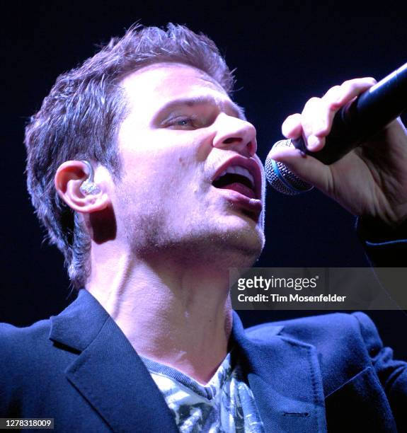 Nick Lachey performs at San Jose Civic Auditorium on November 6, 2006 in San Jose, California.