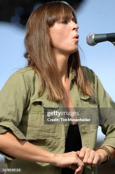 Chan Marshall aka Cat Power performs during the Vegoose Music Fewstival at Sam Boyd stadium on October 28, 2006 in Las Vegas, Nevada.