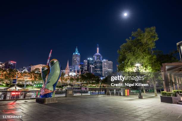 melbourne at night, - melbourne lockdown stock pictures, royalty-free photos & images