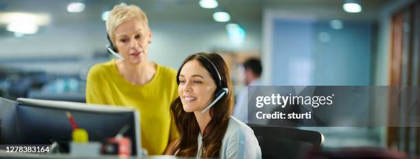 call centre training - call center team stock pictures, royalty-free photos & images