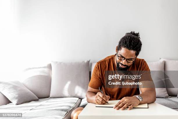 su ética de trabajo habla mucho de usted en los negocios - escribir a mano fotografías e imágenes de stock