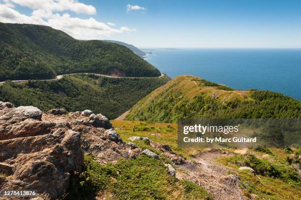 view from the skyline trail in cape breton highlands national park, nova scotia, canada - wanderweg skyline trail stock-fotos und bilder