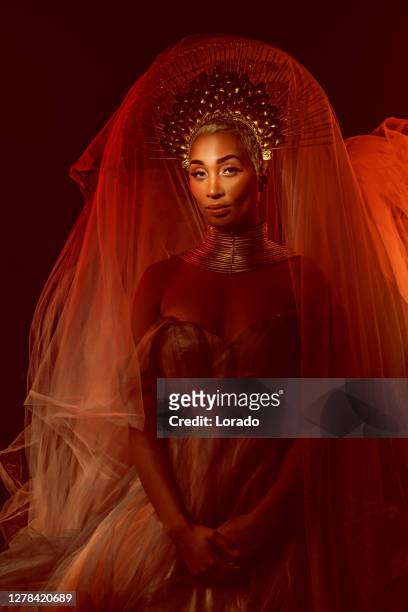 buntes porträt der schönen märchen afrikanische königin frau - goddess stock-fotos und bilder
