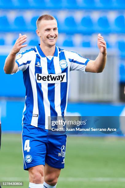 Rodrigo Ely of Deportivo Alaves celebrates after scoring goal during the La Liga Santander match between Alaves and Athletic Bilbao at Estadio de...