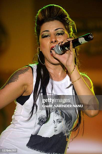 Indian Love Rapper Punjabi Singer Photos and Premium High Res Pictures - Getty Images