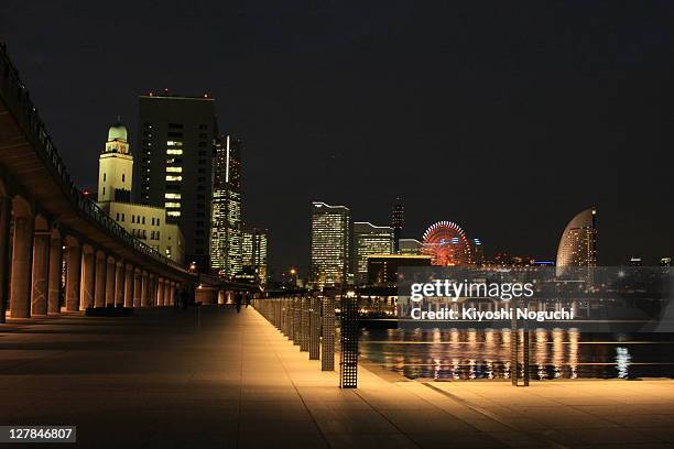 cityscape of yokohama at night - 橫濱市 個照片及圖片檔