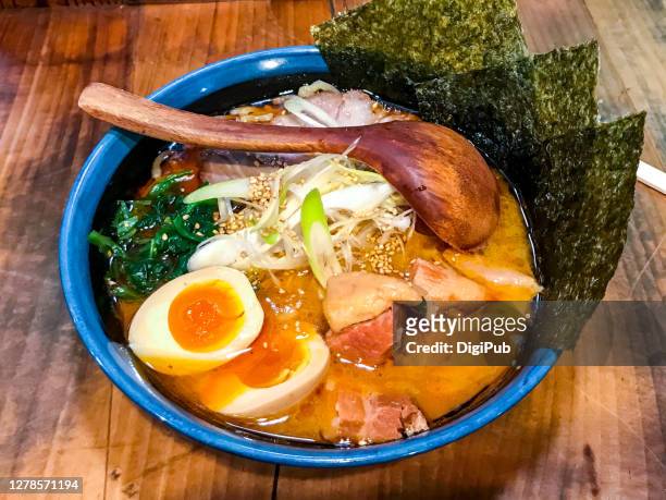 spicy tonkotsu ramen - ramen noodles stock pictures, royalty-free photos & images