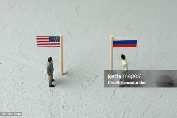 usa vs russia 1 - diplomacy stock pictures, royalty-free photos & images