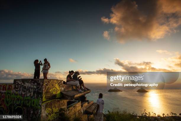 the popular pill box hike in kailua, oahu - lanikai beach stock pictures, royalty-free photos & images