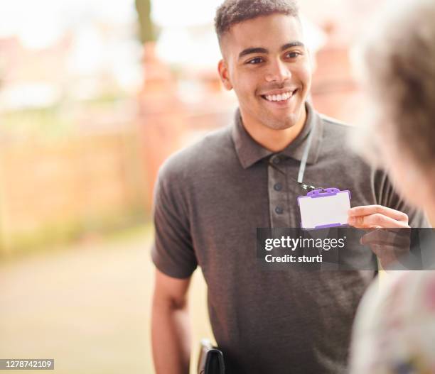 türklopfen - kundenwerber stock-fotos und bilder