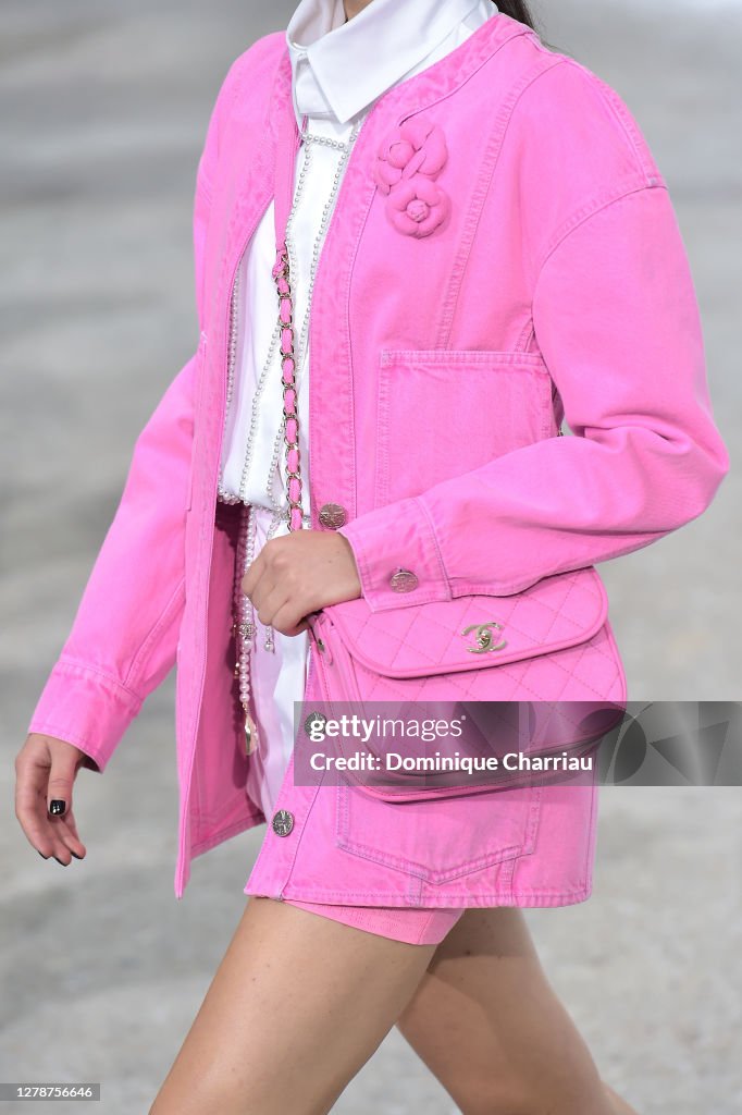 Chanel : Runway - Paris Fashion Week - Womenswear Spring Summer 2021