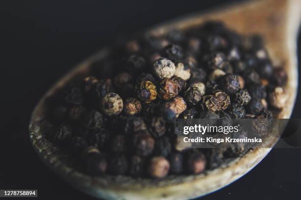 black pepper - close up - macro photography - roasted pepper ストックフォトと画像