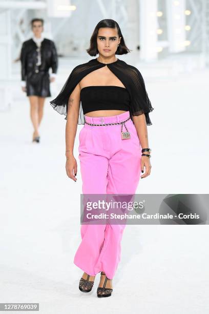 Model Jill Kortleve walks the runway during the Chanel Womenswear Spring/Summer 2021 show as part of Paris Fashion Week on October 06, 2020 in Paris,...