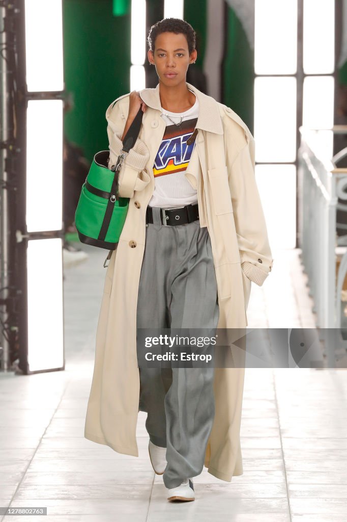 Louis Vuitton : Runway - Paris Fashion Week - Womenswear Spring Summer 2021