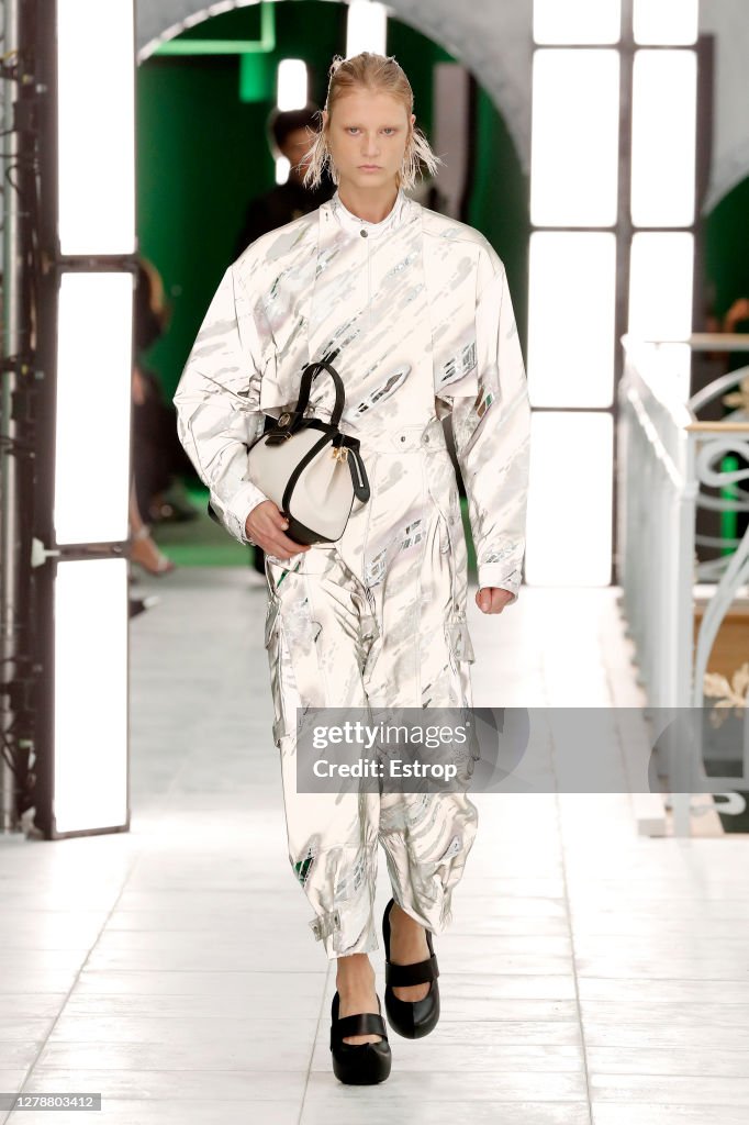 Louis Vuitton : Runway - Paris Fashion Week - Womenswear Spring Summer 2021