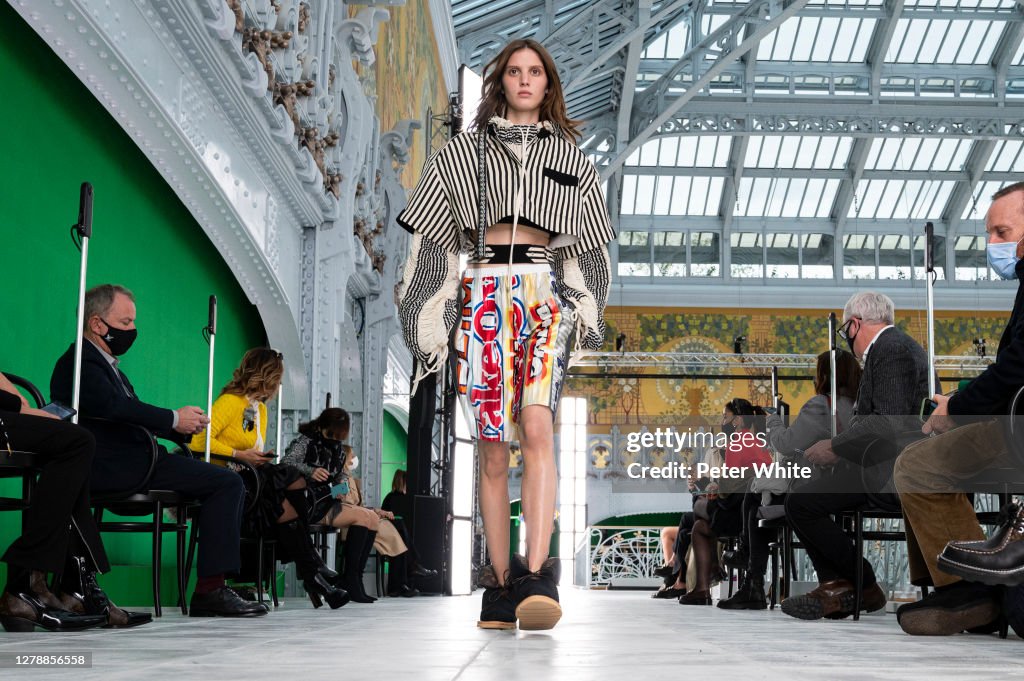 Louis Vuitton : Runway - Paris Fashion Week - Womenswear Spring Summer 2021