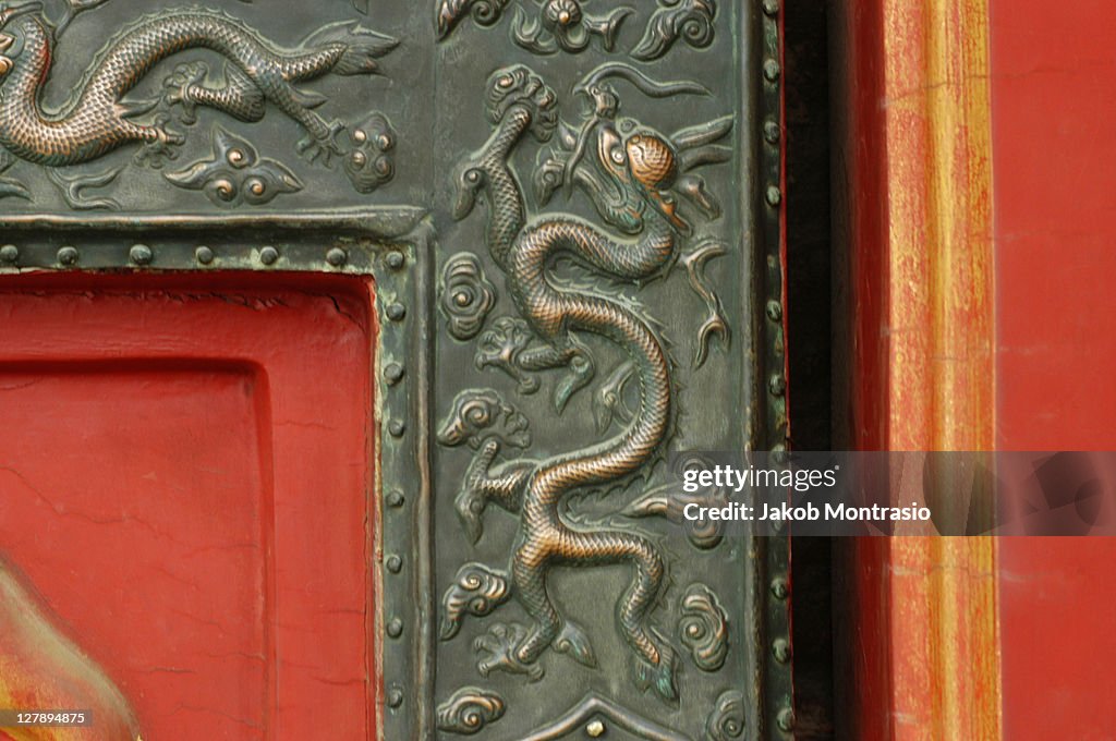 Dragon door