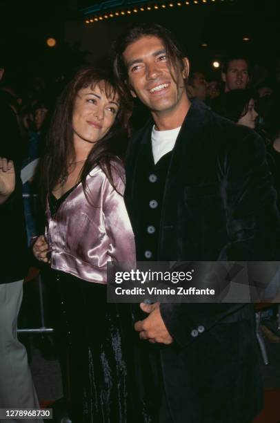 Spanish actor Antonio Banderas and wife Ana Leza during "Interview With A Vampire" Los Angeles Premiere at Mann's Village Theater in Westwood,...