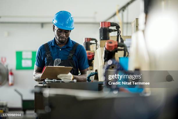 Maintenance Working On Machine 3,527 The Preventive Maintenance Stock Photos, High-Res Pictures, and ...