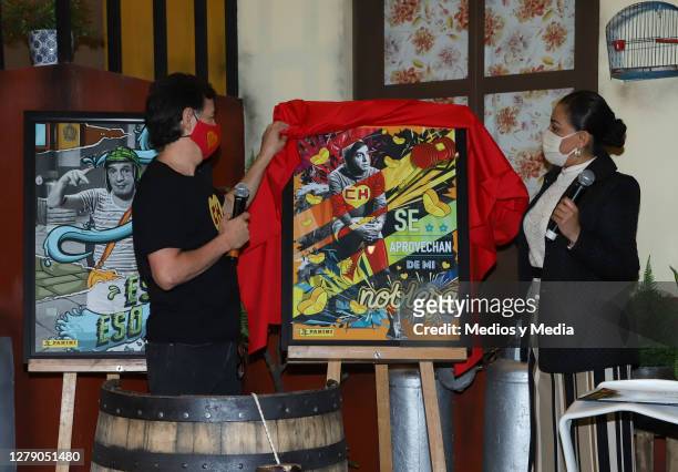 Roberto Gomez Fernandez, son of Roberto Gomez Bolaños 'Chespirito', and Mariana Benavides unveil the promotional posters during a press conference to...