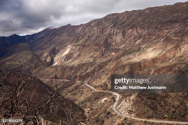 mountain road - ojai california foto e immagini stock
