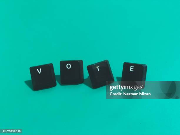 the concept of voting, making choices. presidential and parliamentary elections. calling for voting, democracy. - presidential election stockfoto's en -beelden