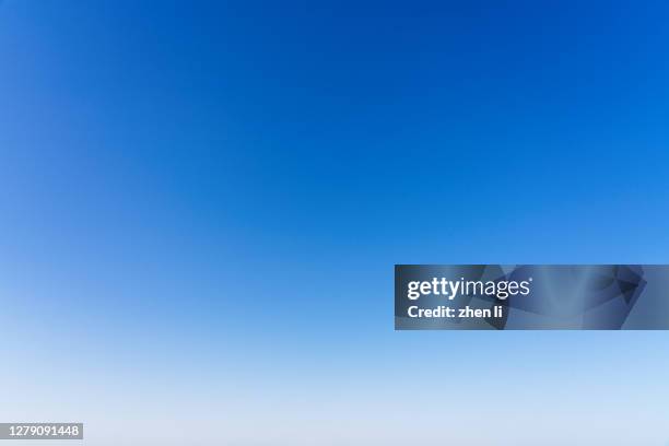 full frame shooting of clear sky - summer abstract background foto e immagini stock