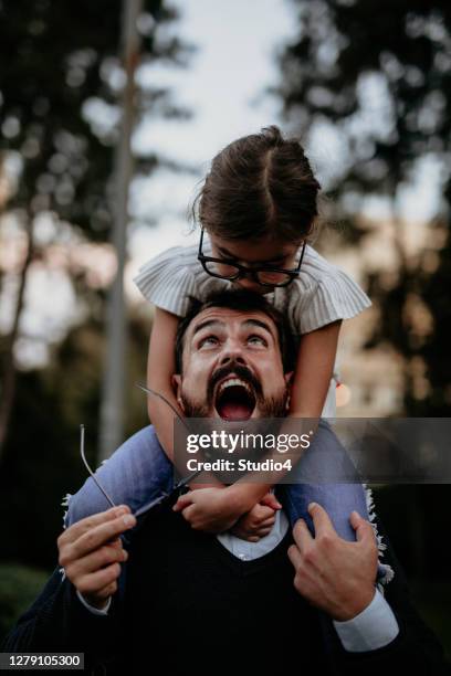 i love you daddy - embarrased dad stock pictures, royalty-free photos & images