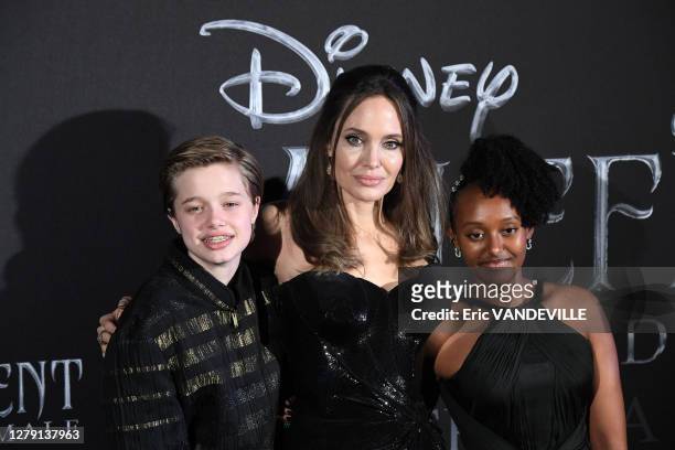 Actrice américaine Angelina Jolie et ses enfants Shiloh Nouvel Jolie-Pitt et Zahara Marley Jolie-Pitt posent lors de la première européenne du film...