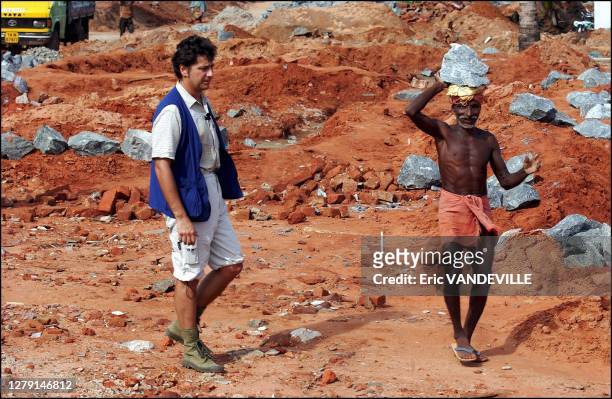 Laurent Gerra s'est rendu a Muttom, village de pecheurs a l'extreme sud de l'Inde, qui fut devaste par le tsunami en decembre 2004. Une centaine de...