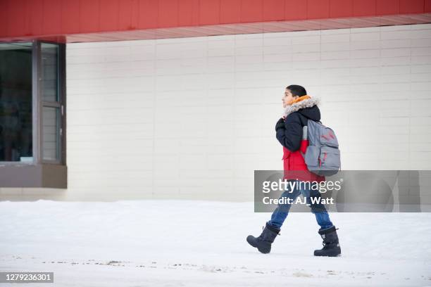 going home after school - indian school children stock pictures, royalty-free photos & images