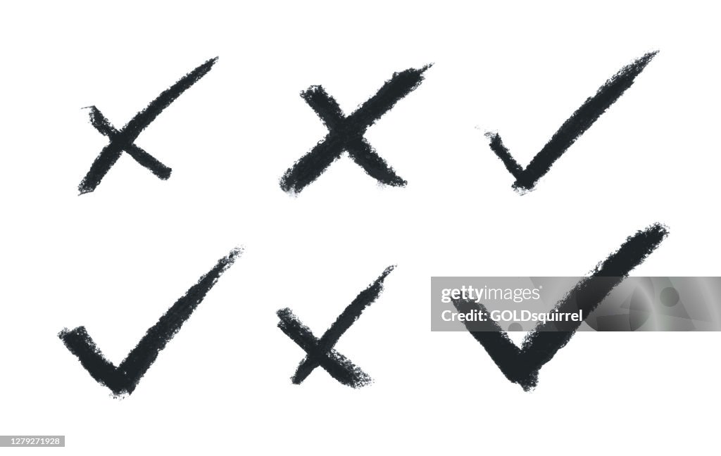 Trazos de carbón en forma de botón de cruz x / NO y símbolo de marca check / OK - conjunto de seis objetos individuales en vector sobre fondo de papel blanco con hermosos detalles naturales - ilustración vectorial dibujada a mano - diseño gráfico ori