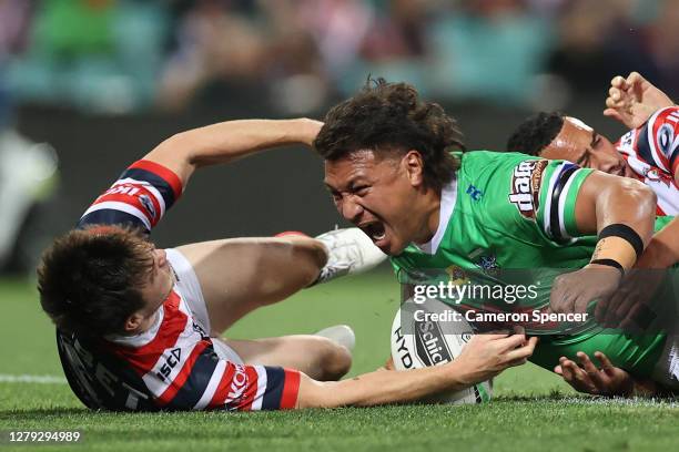 Josh Papalii of the Raiders scores a tryduring the NRL Semi Final match between the Sydney Roosters and the Canberra Raiders at the Sydney Cricket...
