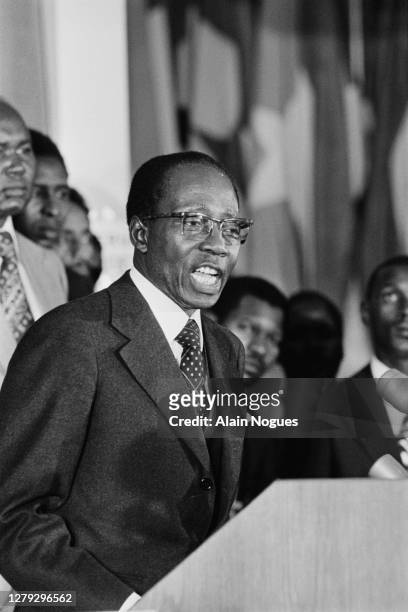 Le président sénégalais Leopold Senghor lors du sommet de l'OUA : Organisation de l'Unité Africaine, au sein de l'Africa Hall d'Addis-Abeba, pour un...