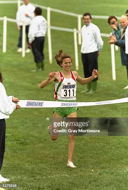 Albertina Diaz of Portugal wins the World Cross Country Championships in Amorebieta in Spain. \ Mandatory Credit: Gray Mortimore /Allsport