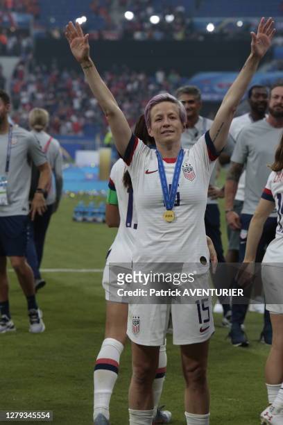 La joueuse Megan Rapinoe de l'équipe des USA de football féminin fête la victoire après le match USA-Pays-Bas le 7 juillet 2019, à Lyon, France.