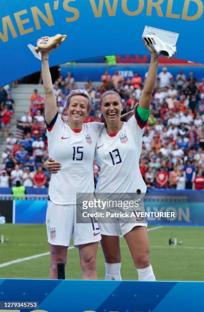 Les joueuses Megan Rapinoe et Alex Morgan de l'équipe des USA de football féminin élues meilleurs joueuses du mondial après le match USA-Pays-Bas le...