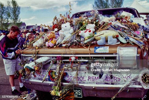 Expressions of Grief in the Columbine Community after the Columbine High School Shooting, April 20, 1999.