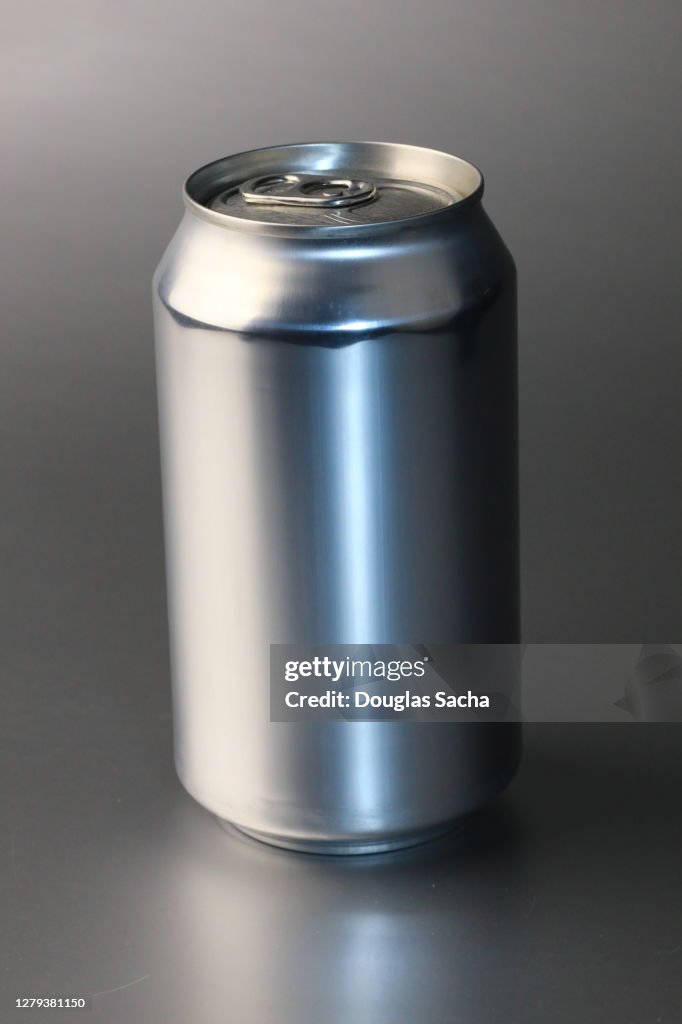Aluminum beverage can
