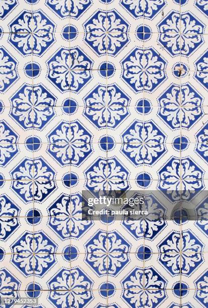 tile pattern - portuguese tiles foto e immagini stock