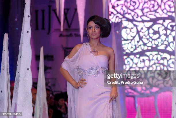 Model walks the ramp at the grand finale show on Day 5 of India International Jewellery Week on August 19, 2010 in Mumbai, India