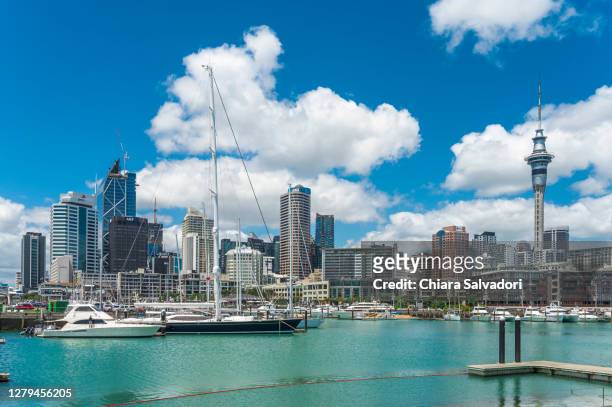 waterfront of auckalnd - new zealand boats auckland stock pictures, royalty-free photos & images